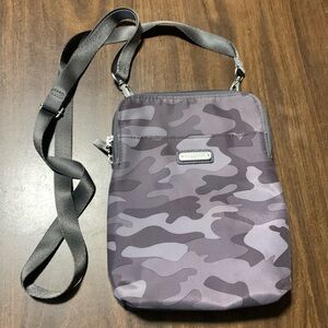 Baggallini Take Two camo bag